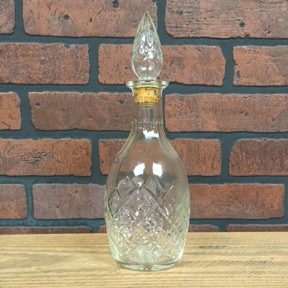 London Winery Limited Cut Crystal Glass Decanter with Stopper